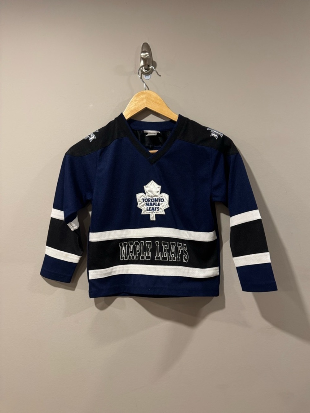 Toronto Maple Leafs NHL Hockey Jersey - Youth 6